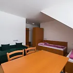 Ve Skiresortu Bukova Hora Lägenhet Mlynicky Dvur
